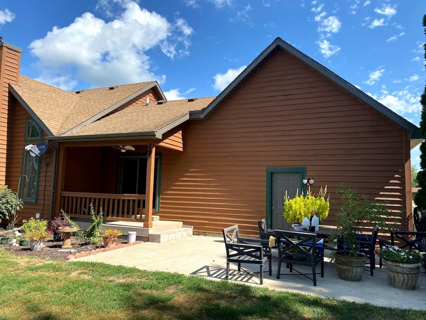 2020-08-30 (1) exterior of a house